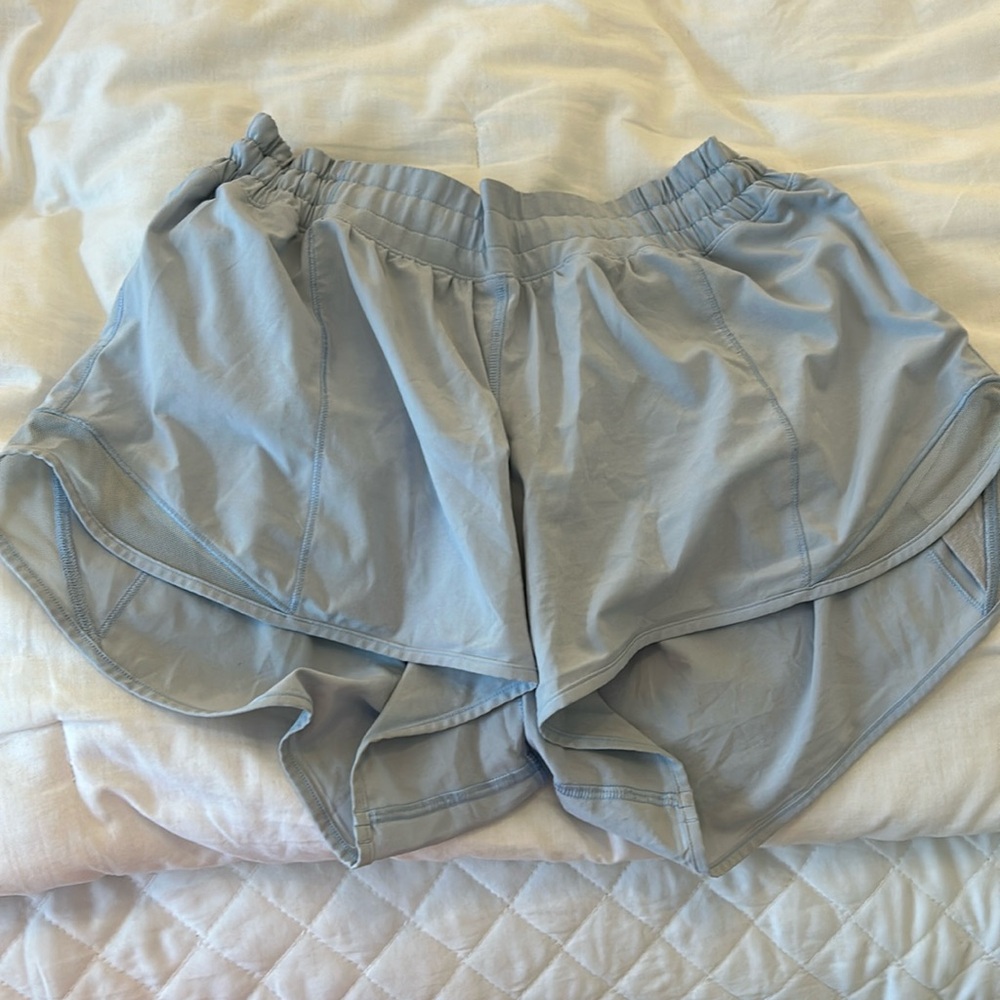 Lululemon hotty hot shorts 4 inch